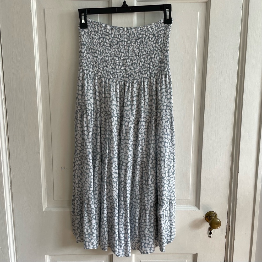 Abercrombie midi skirt with elastic waist and thigh-high slit, size XS Petite